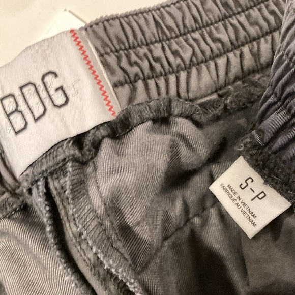 NWT Urban Outfitters BDG Lisa Cargo Shorts Gray Small - Picture 7 of 9
